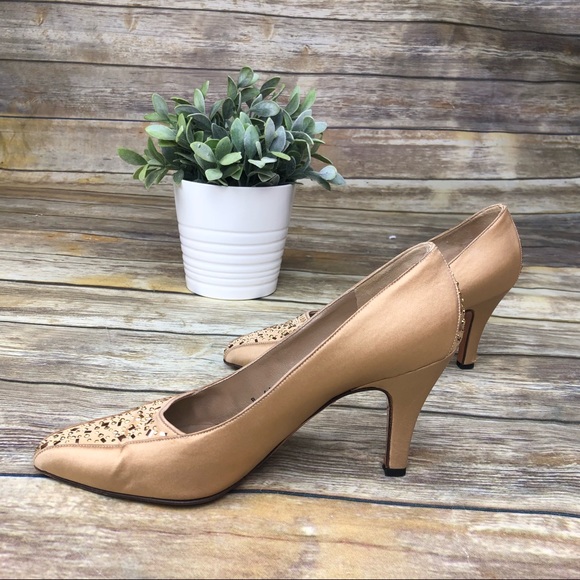 St. John Vintage Gold Embellished Heels Size 6.5 - Picture 5 of 8